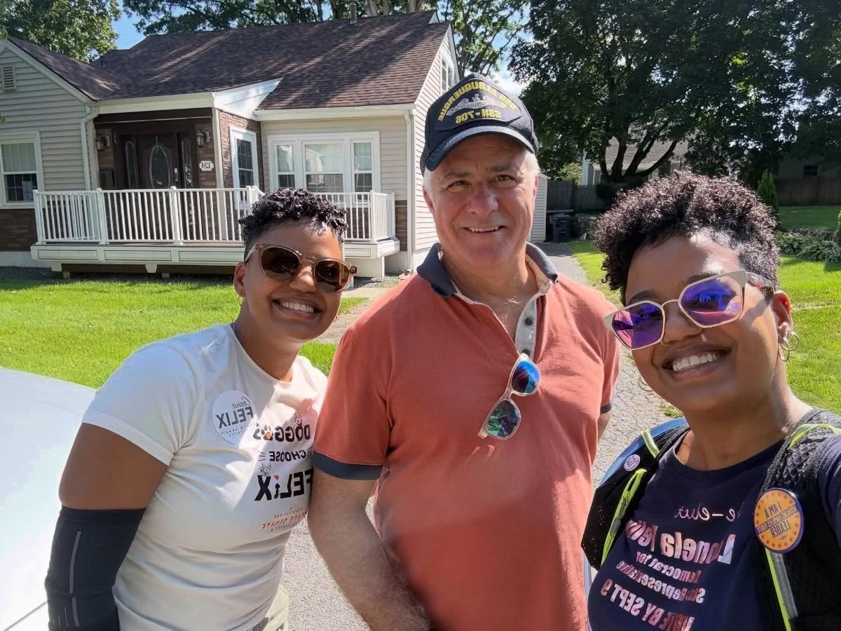 Spent a great afternoon in Pawtucket with our next Attorney General, Jason Knight, knocking doors and talking with our neighbors about #EarlyVoting and the upcoming Democratic Primary on Wednesday, September 9th!

If you haven&rsquo;t voted yet, you 
