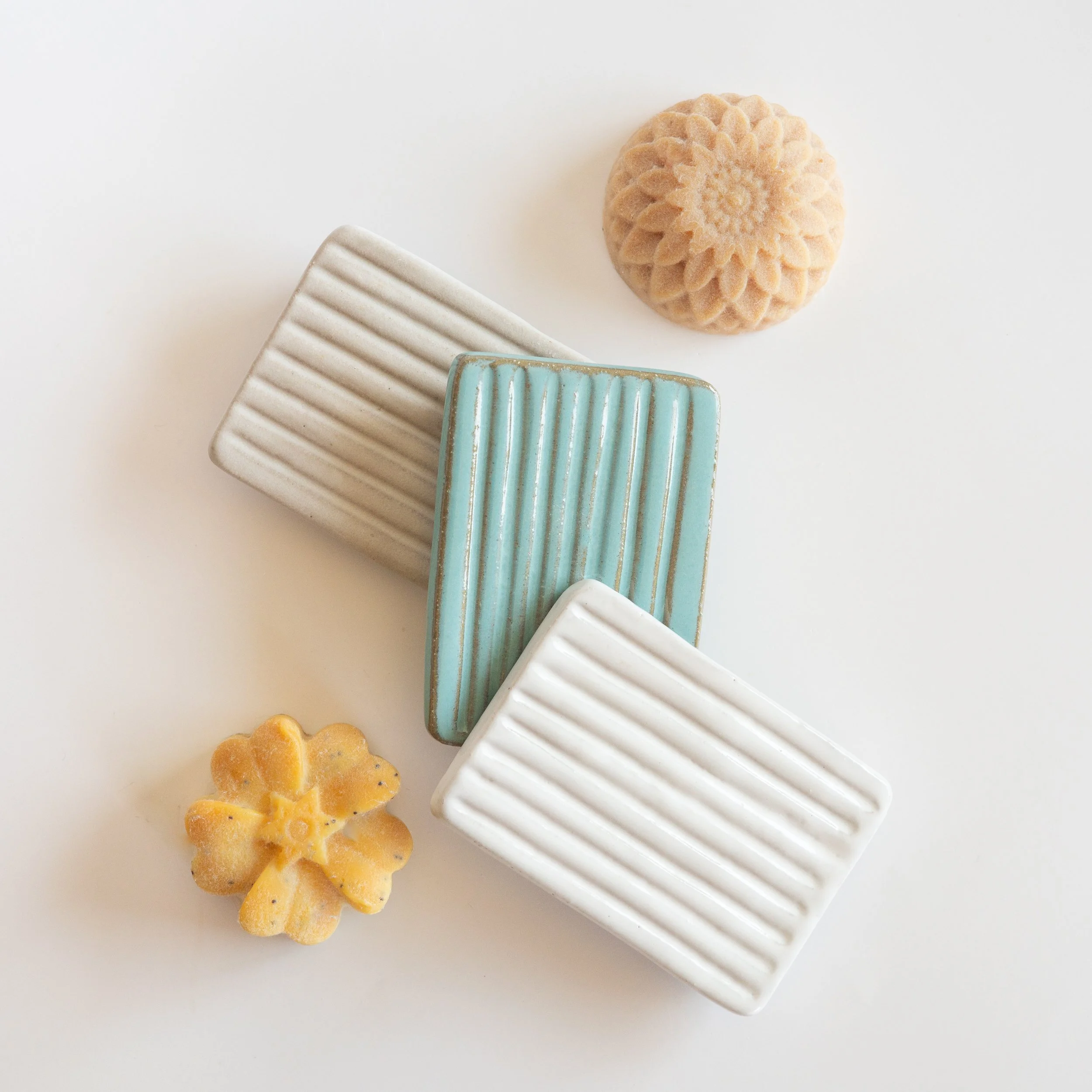 Footed Carved Soap Dish