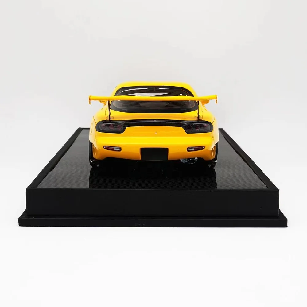 Polar Master 1/18 Mazda RX-7 FD3S RE Yellow — SIX6PEED