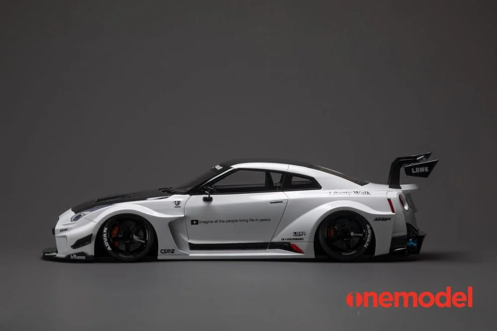 One Model 1/18 LB-Silhouette WORKS GT NISSAN 35GT-RR GT-WING