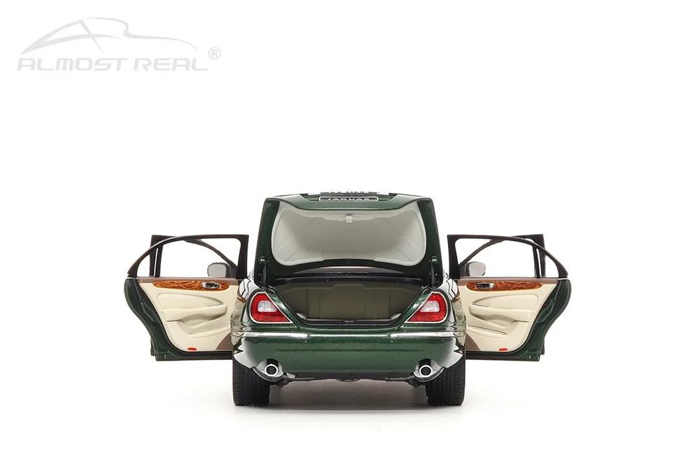 1/18 Almost Real Jaguar XJ6 X350 Green 緑 Almost Real Jaguar XJ6 (X350) Ebony Black 1/18 Diecast Car