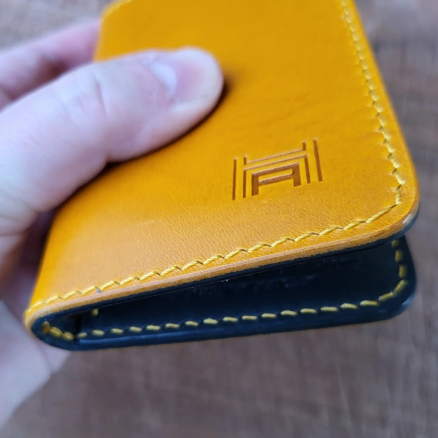 You know...Black and yellow work well together. 

It's hard to stop putting this combo together. 

#HandmadeLeather #LeatherGoods #LuxuryLeather #ArtisanCrafted #HeirloomQuality #LeatherBagMaker #SlowMade #MakersMovement #CustomLeatherCreations #Hand