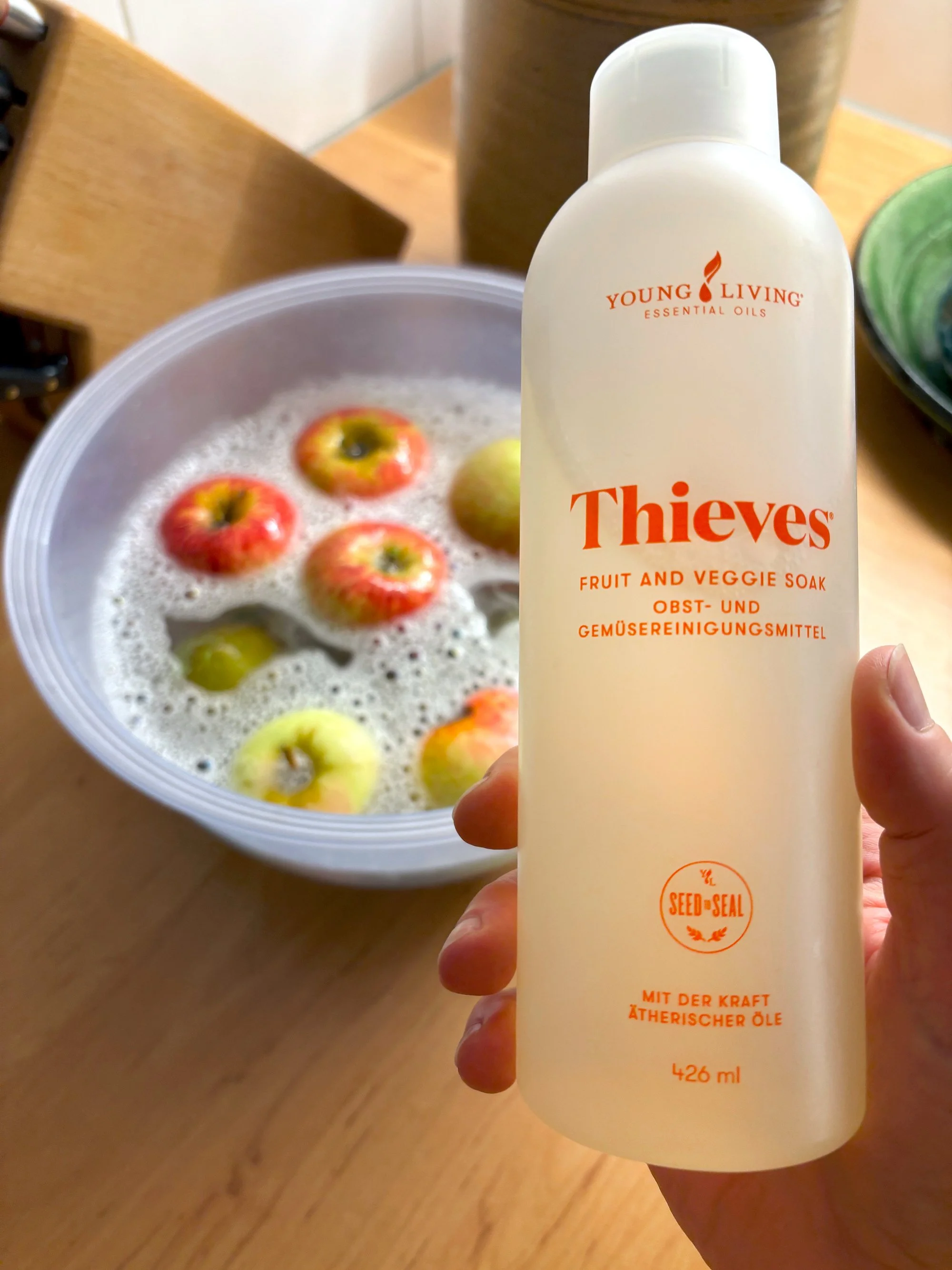 Thieves Fruit and Veggie Soak – Young Living, Seed to Seal, Thijaa’Maa Susanne