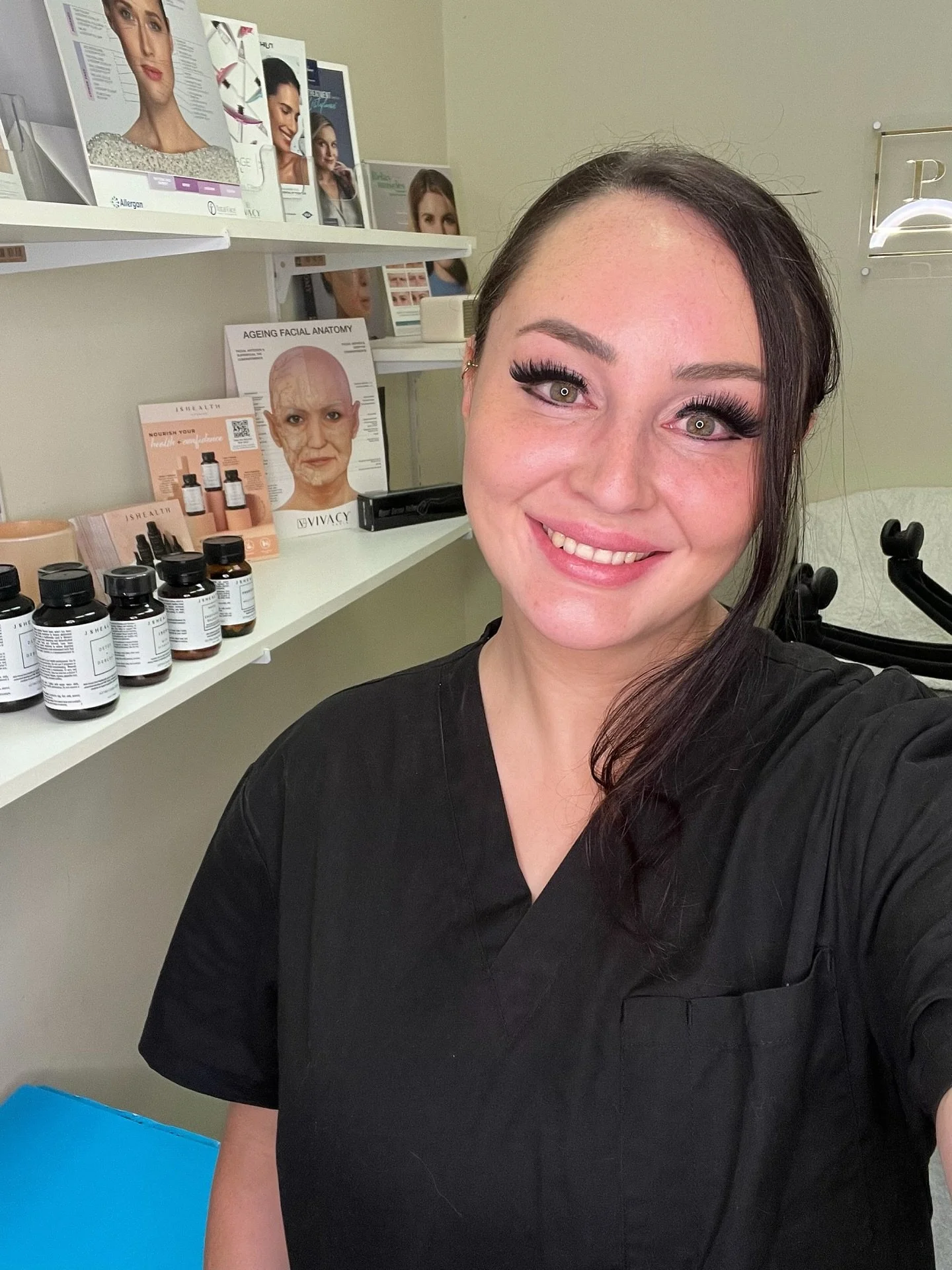 Hello, I&rsquo;m Jacinta &mdash; the nurse behind Paradox Skin 🤍

I&rsquo;ve been working as a Registered Nurse for over 10 years and have been in the cosmetic space since 2017. My nursing background began in acute hospital settings, including cardi