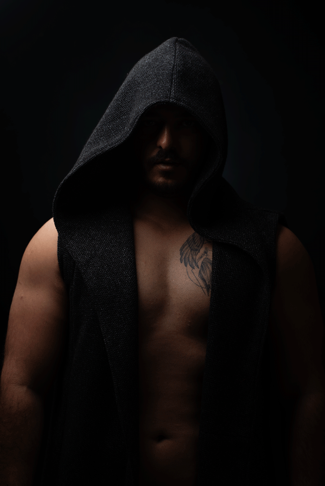 Before and After example of a studio retouched image by Craig Boehman.