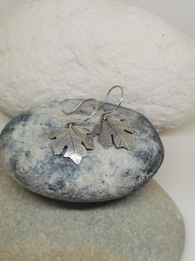 Field maple drop earrings