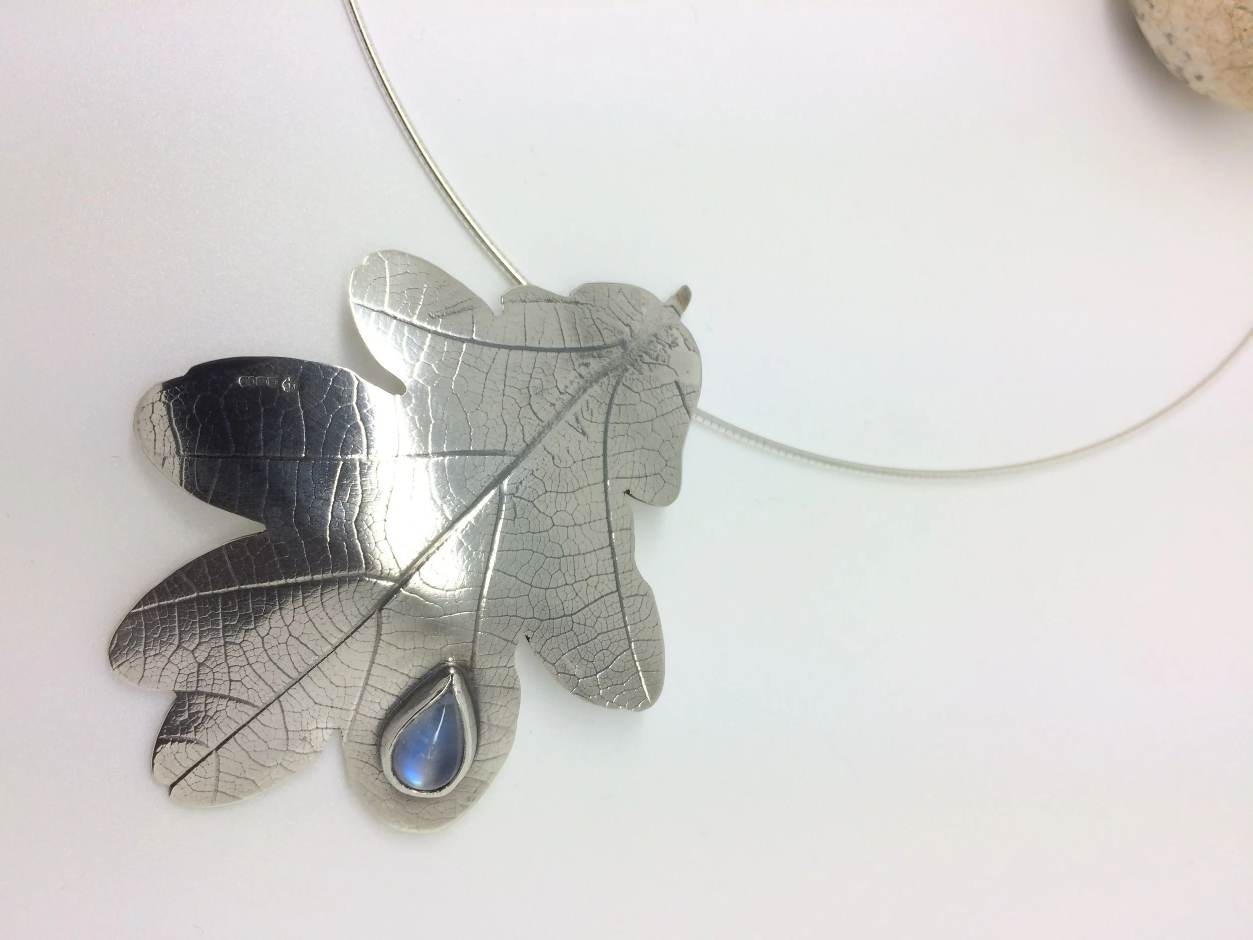 Large oak leaf pendant