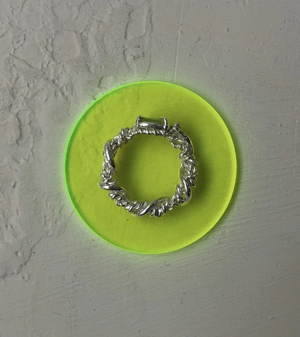 Rope ring laid on acrylic disc