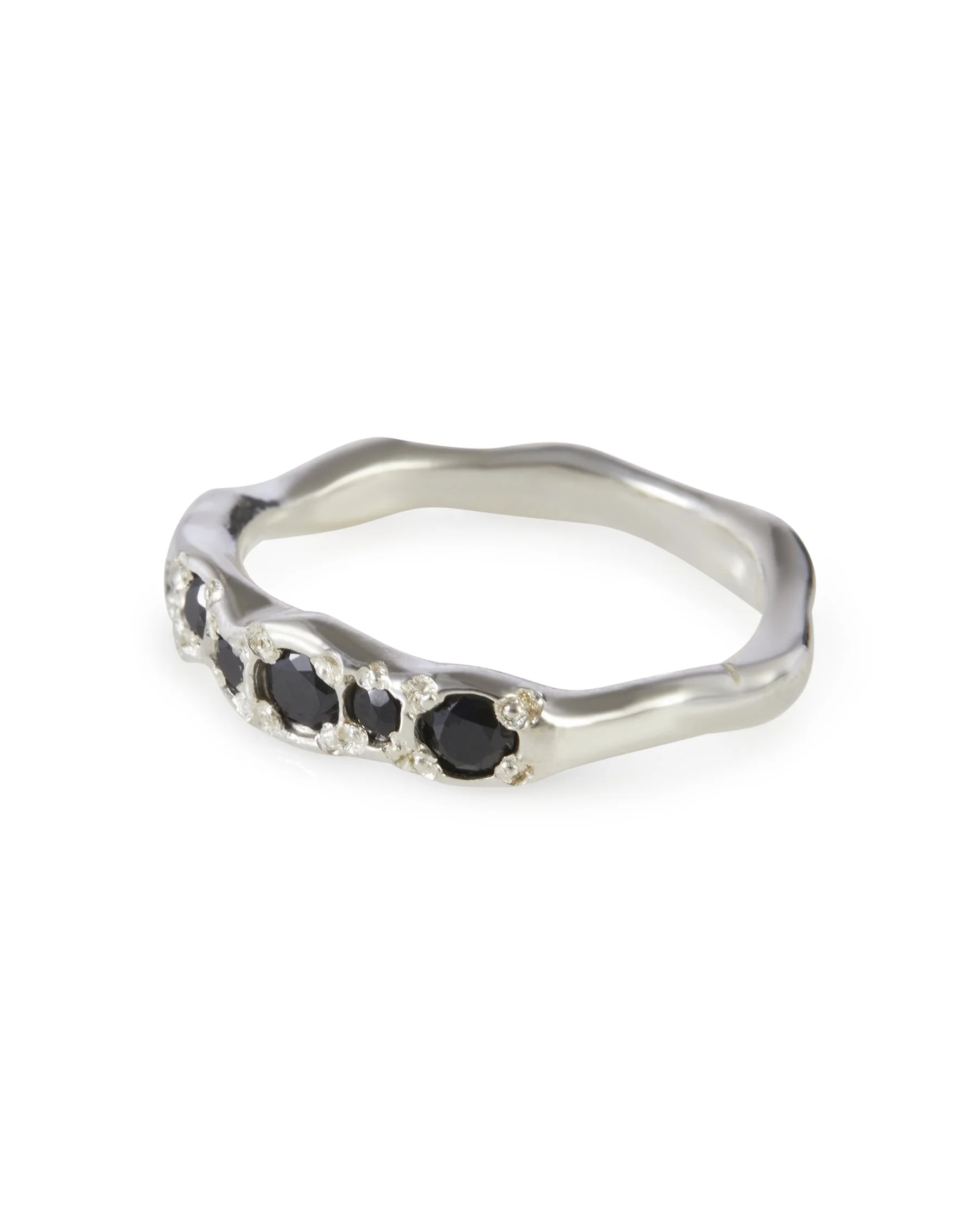 Side profile of the Punk Colne Ring with black spinel gemstone in sterling silver.