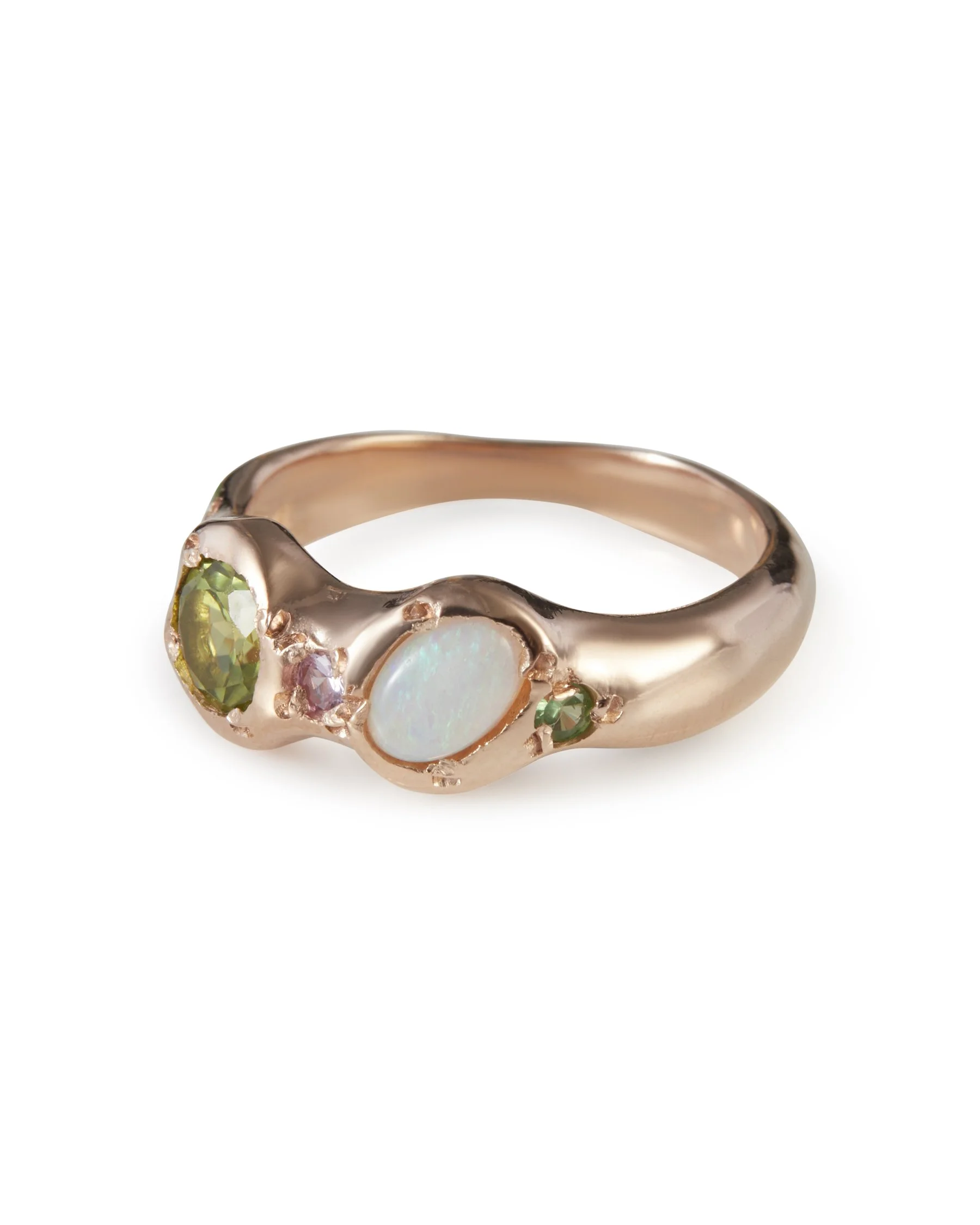 Side profile of the Cosmo and Wanda Alien Eyes Band in 9ct red gold with opal, peridot and pink sapphire.