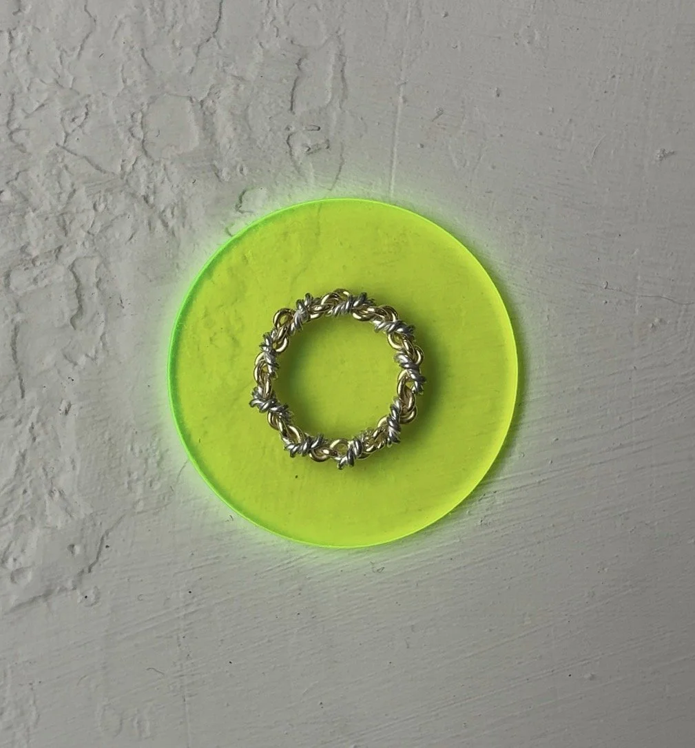 rope ring laid on acrylic disk