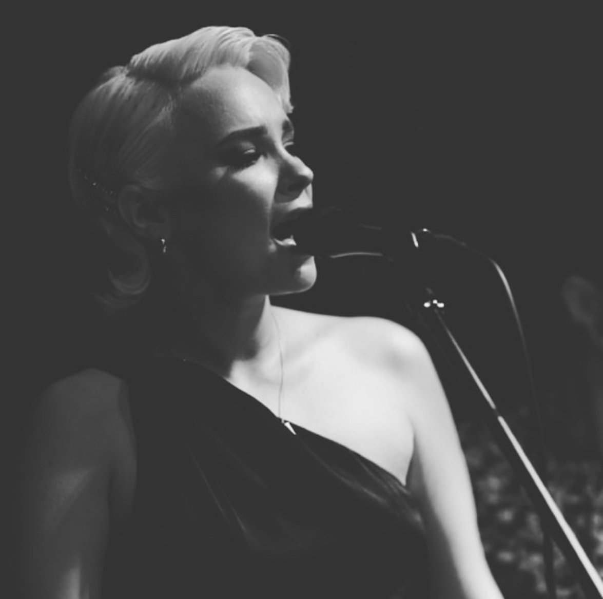 lauren b&w.jpeg