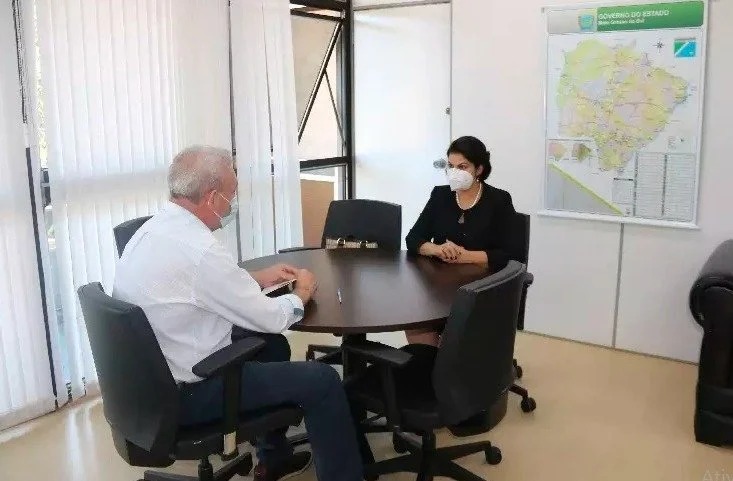 Após articulação de Geraldo Resende, Campo Grande, Dourados e Três Lagoas conquistam vans para a assistência social