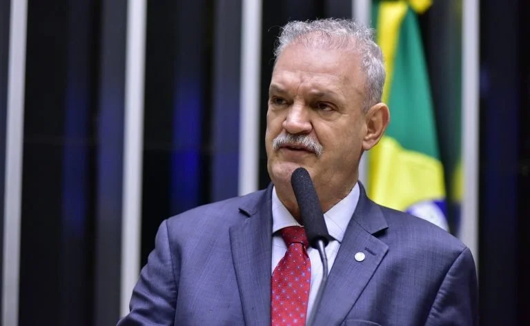 Comissão de Saúde aprova projeto de lei que garante acesso contínuo a medicamentos pós-alta hospitalar no SUS