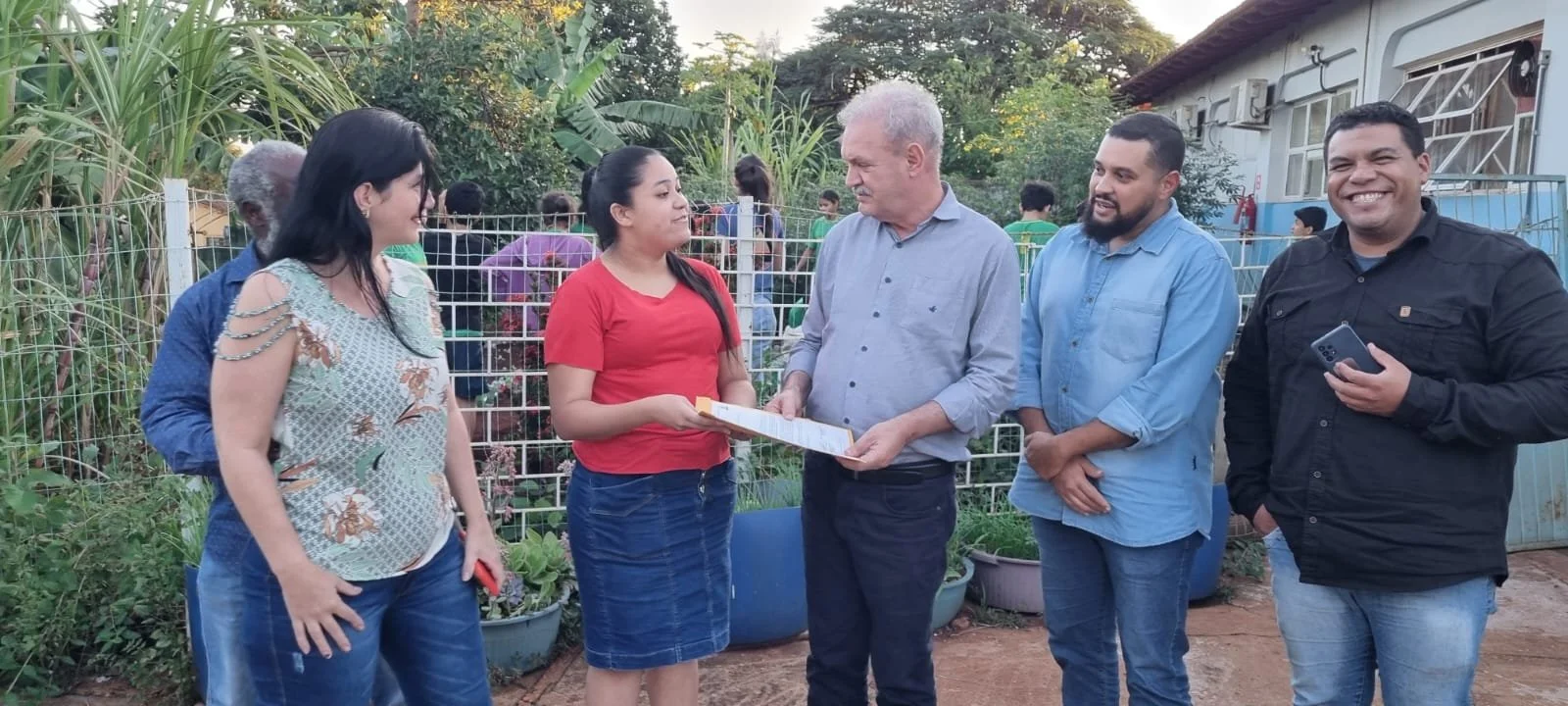 Geraldo comemora reforma de escolas estaduais em Dourados