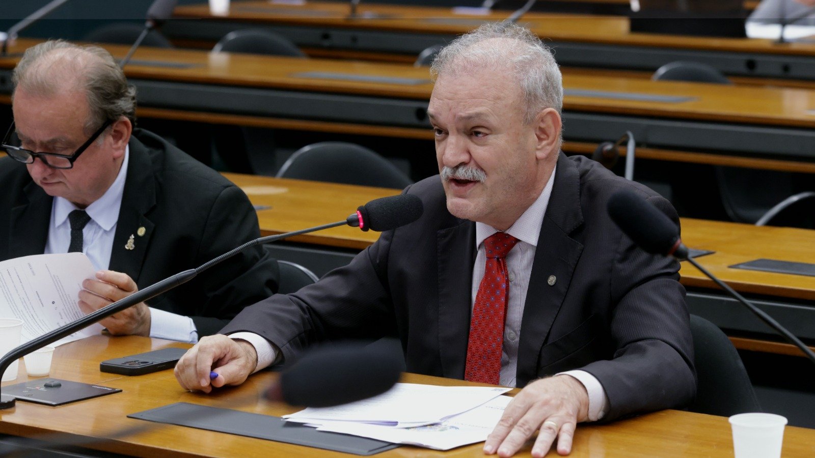 Deputado Geraldo Resende solicita investigação sobre gestão de recursos na saúde de Nova Andradina