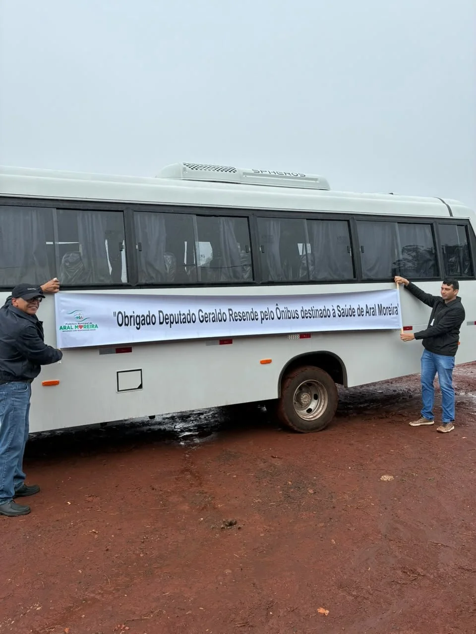 Entregue por Geraldo Resende, novo micro-ônibus reforça transporte de pacientes em Aral Moreira&nbsp;