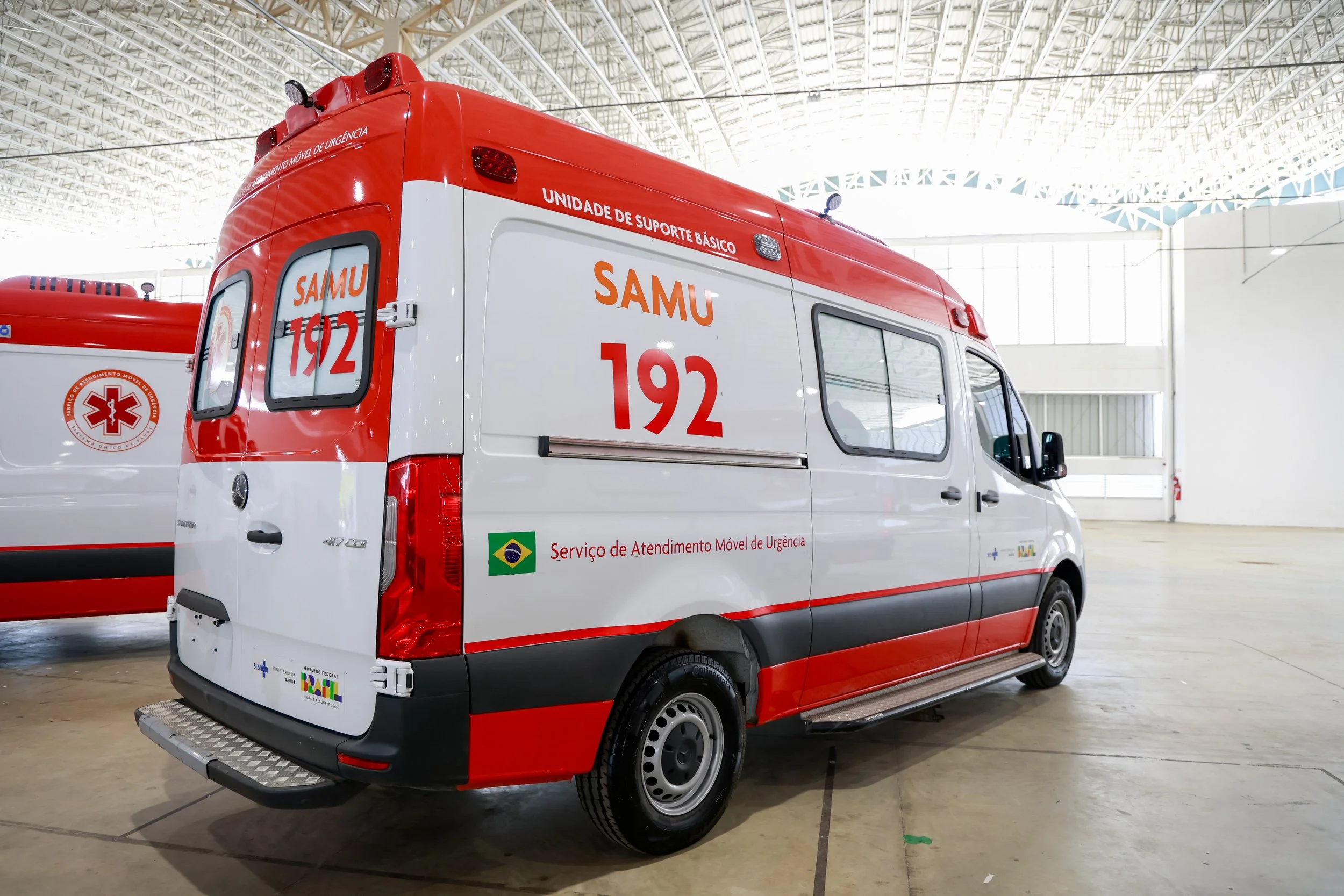 Mato Grosso do Sul vai receber 23 ambulâncias do Novo PAC Saúde; Geraldo Resende acompanha processo de entrega