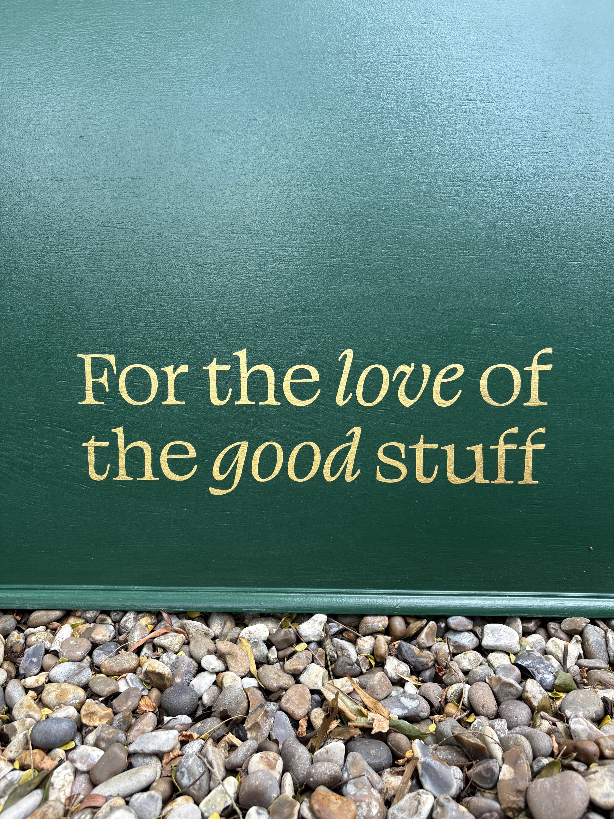 Hand gilded shop fascia
 Earsham St. Deli, Bungay, Suffolk, UK 