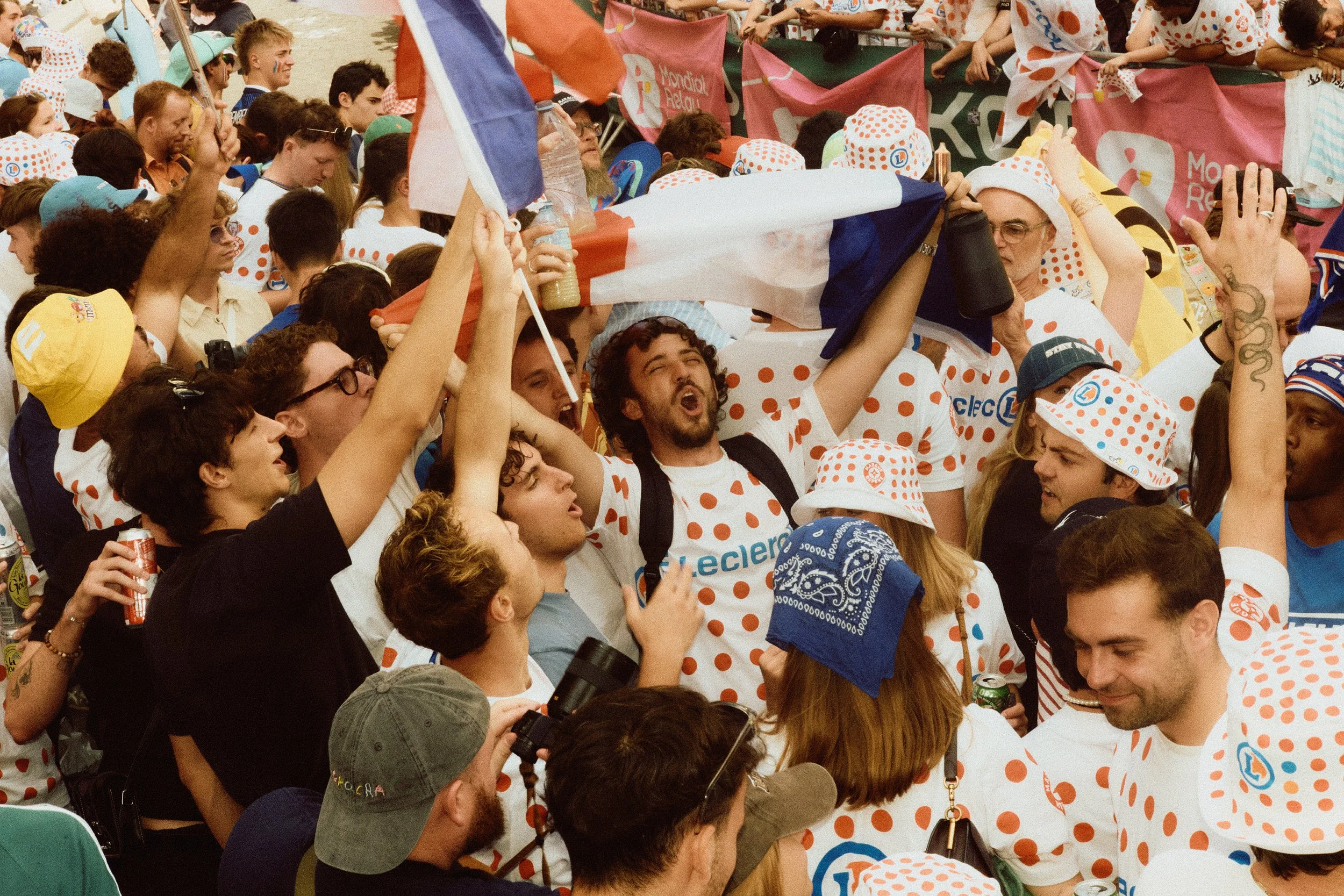 Posting TDF Paris 2610_grained-1.jpg