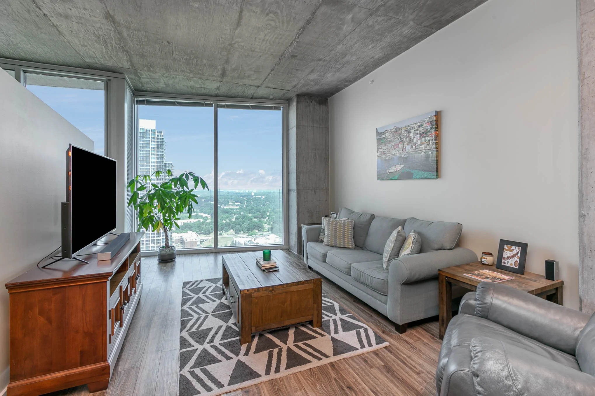 Copy of 47 - 210 n church.JPG