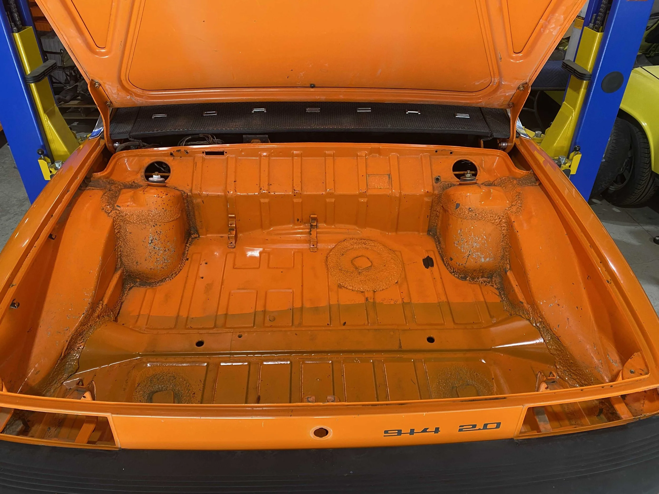 914-inner-trunk.jpeg
