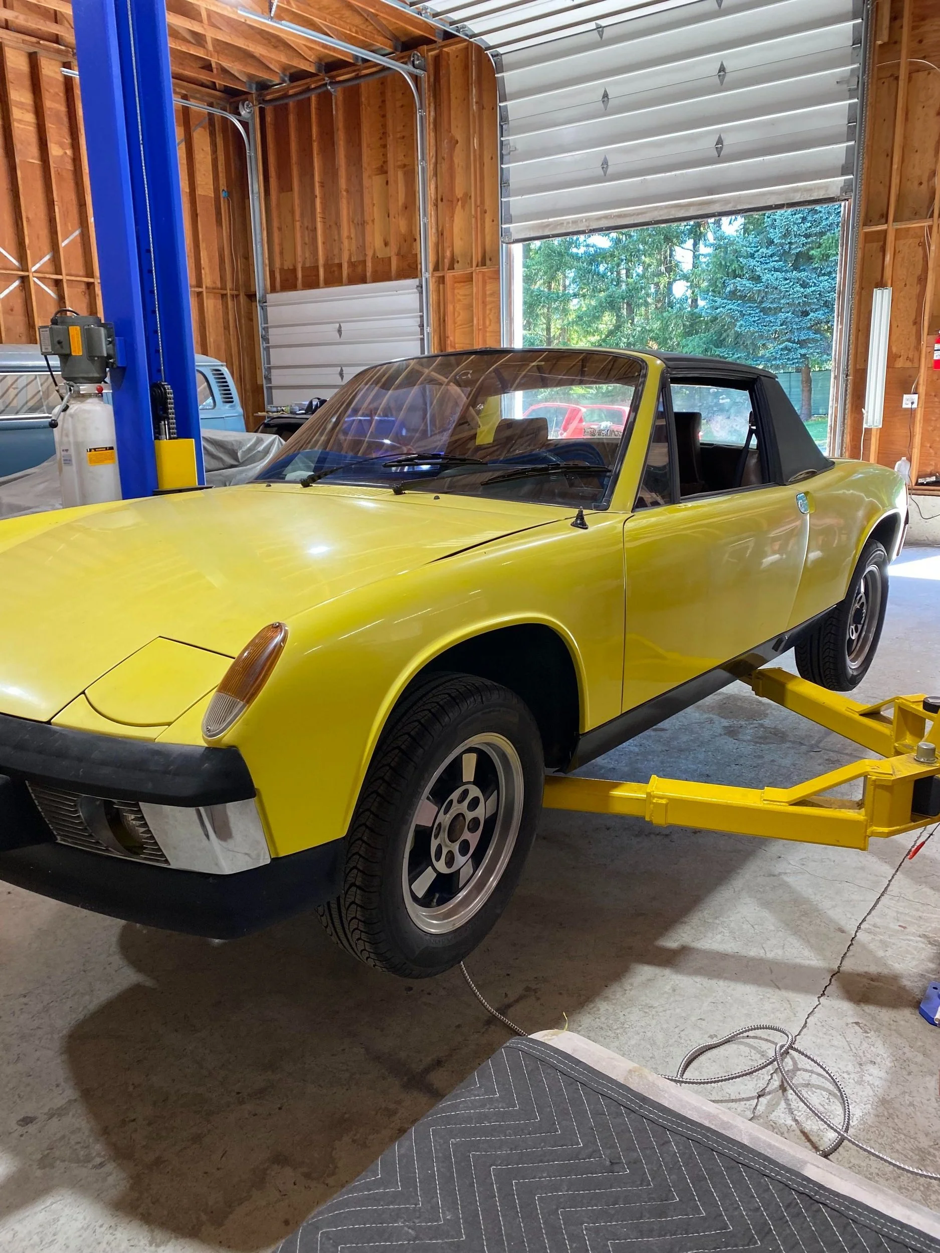 porshce-914-restoration-shop-3.jpg