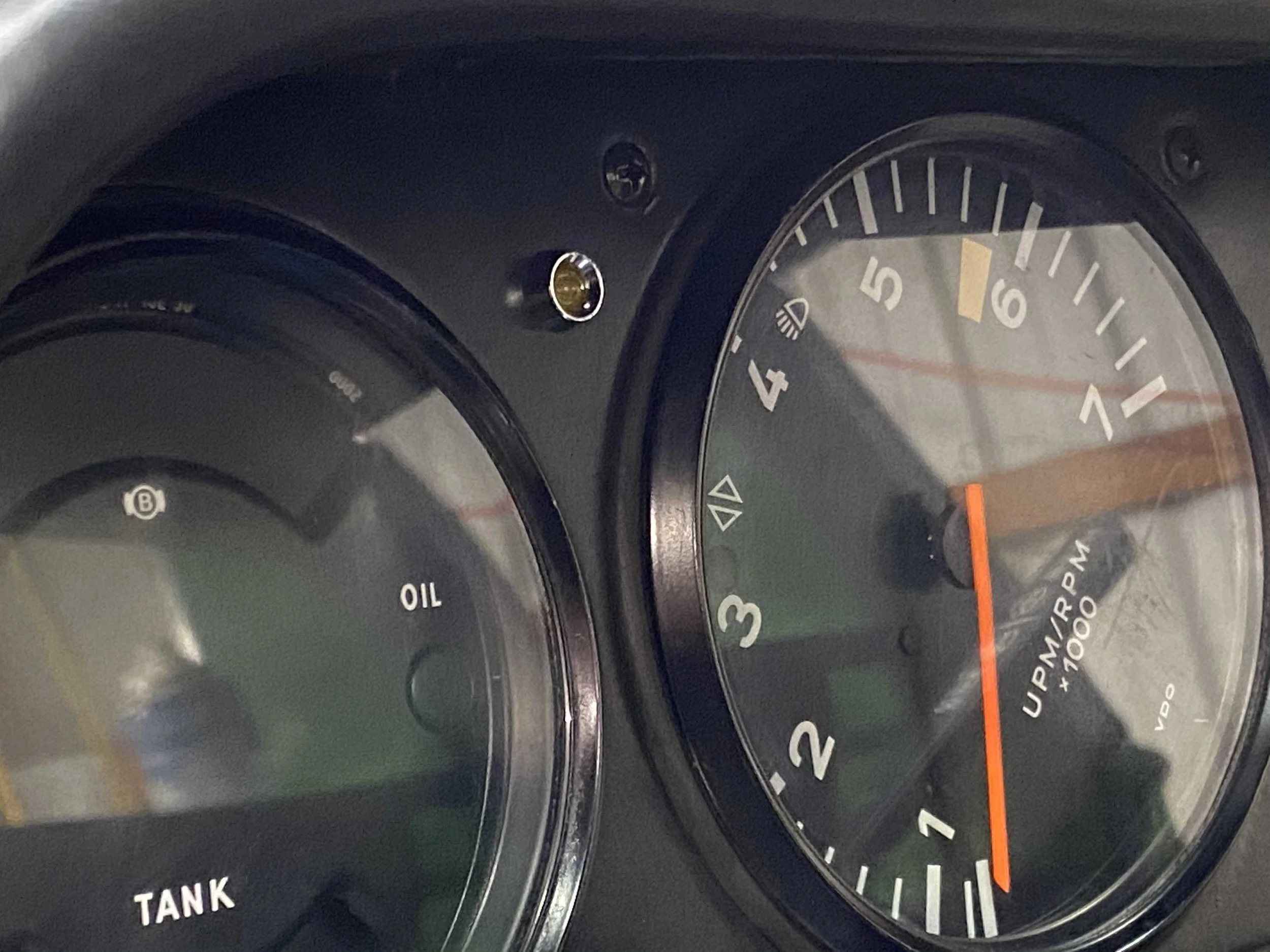 porsche-914-guage-cluster.jpeg