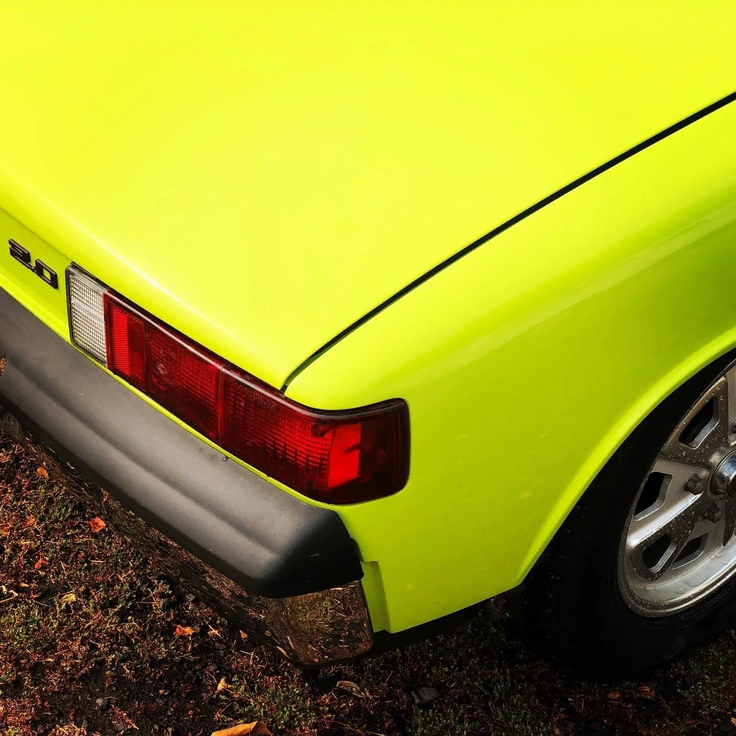 914-taillights-2.jpg