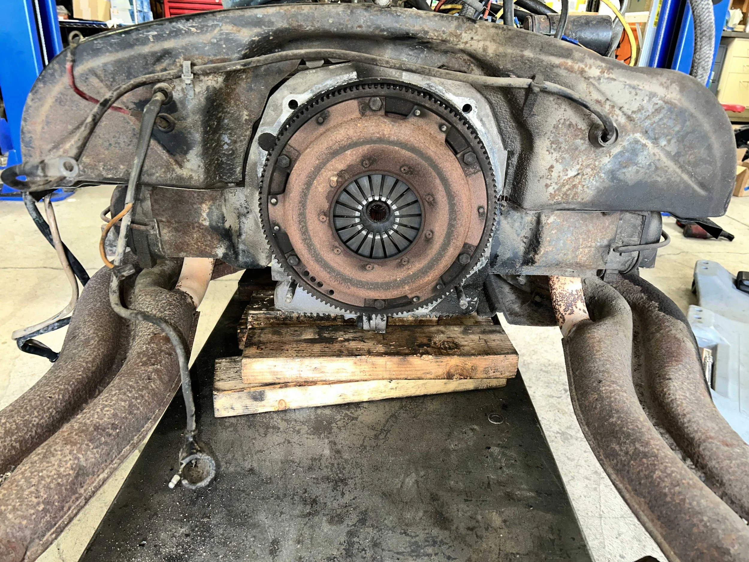 porsche-914-exposed-flywheel-clutch.jpeg