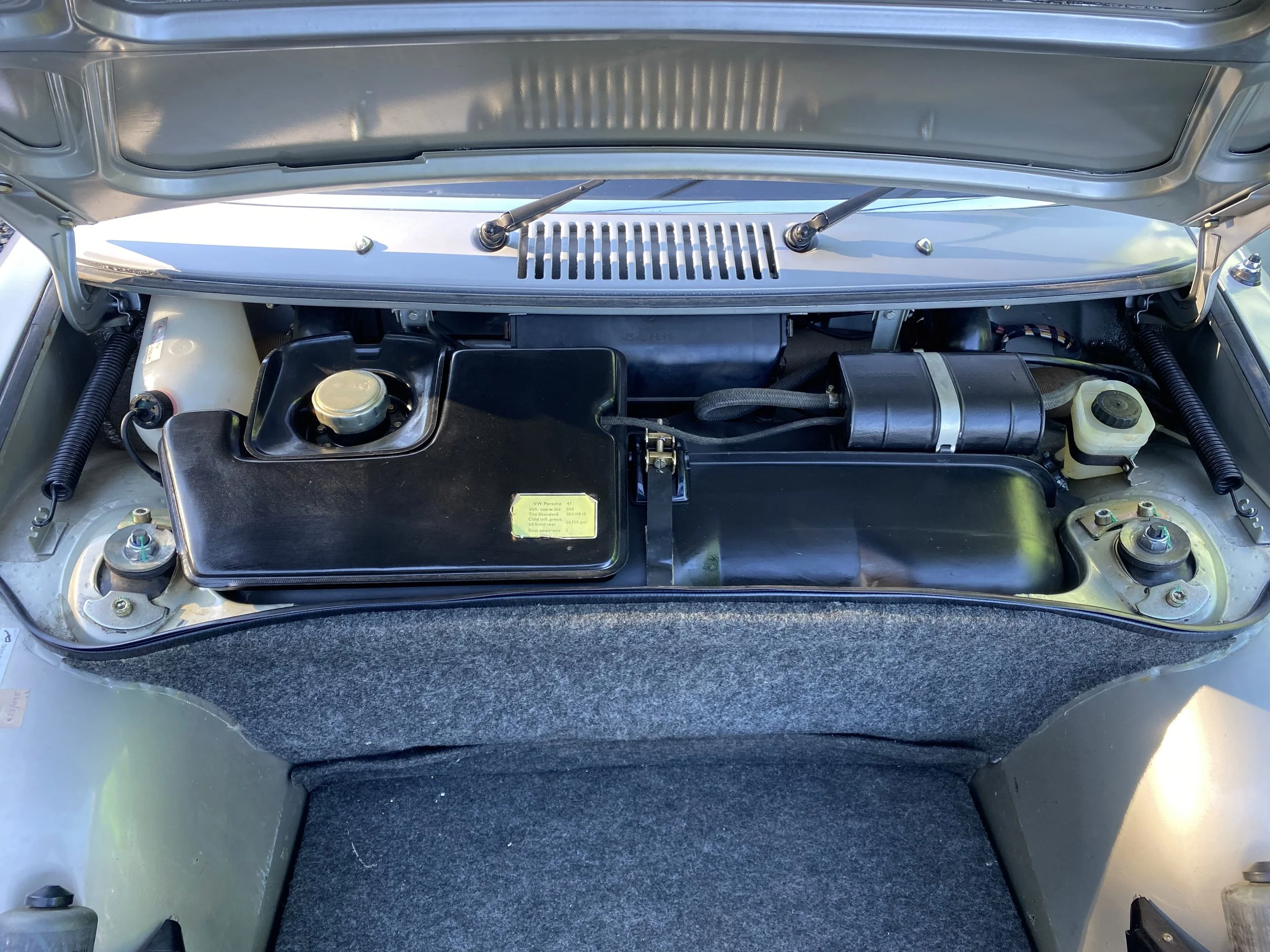 914-front-trunk-compartment.jpg