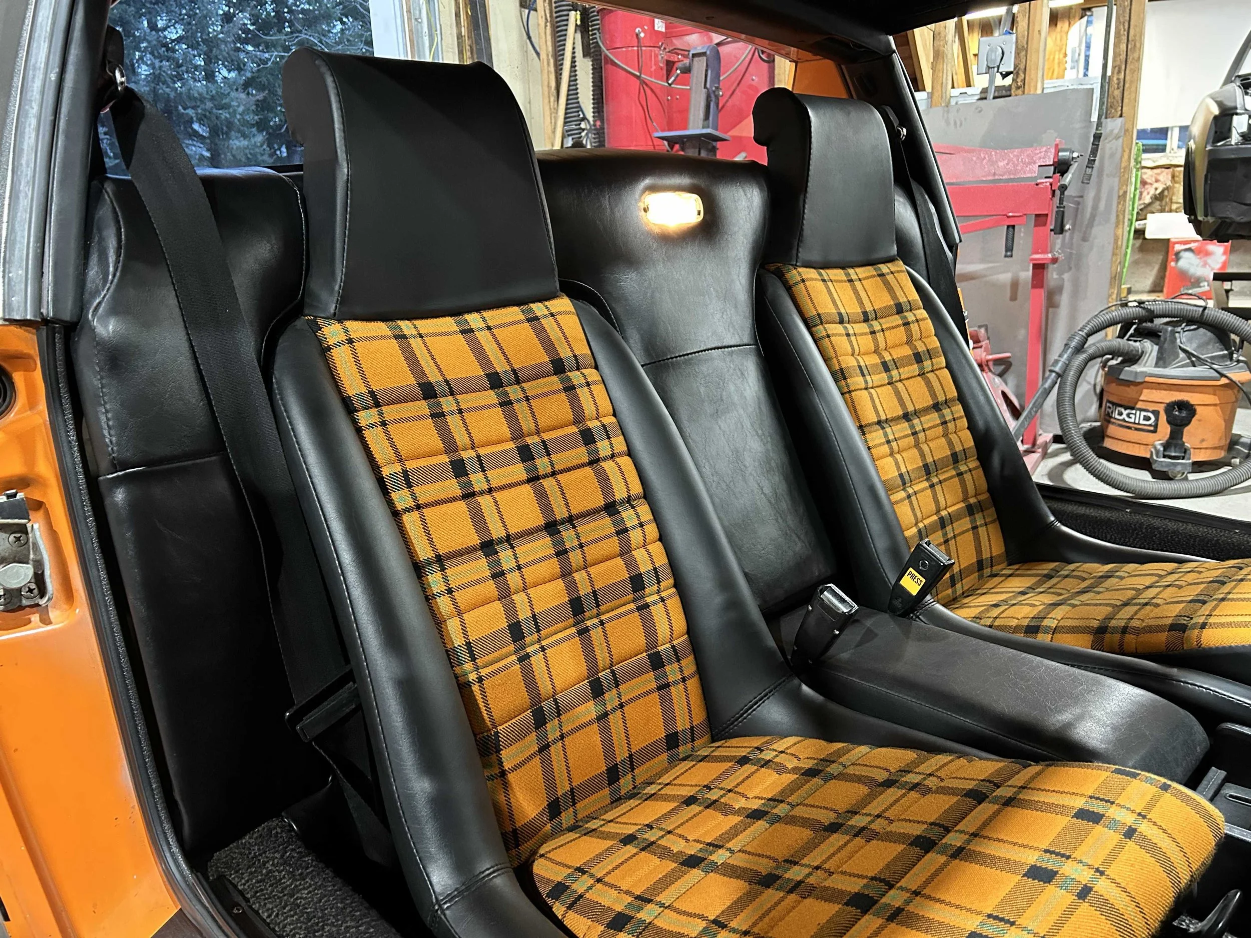 porsche-914-plaid-interior-seats.jpeg