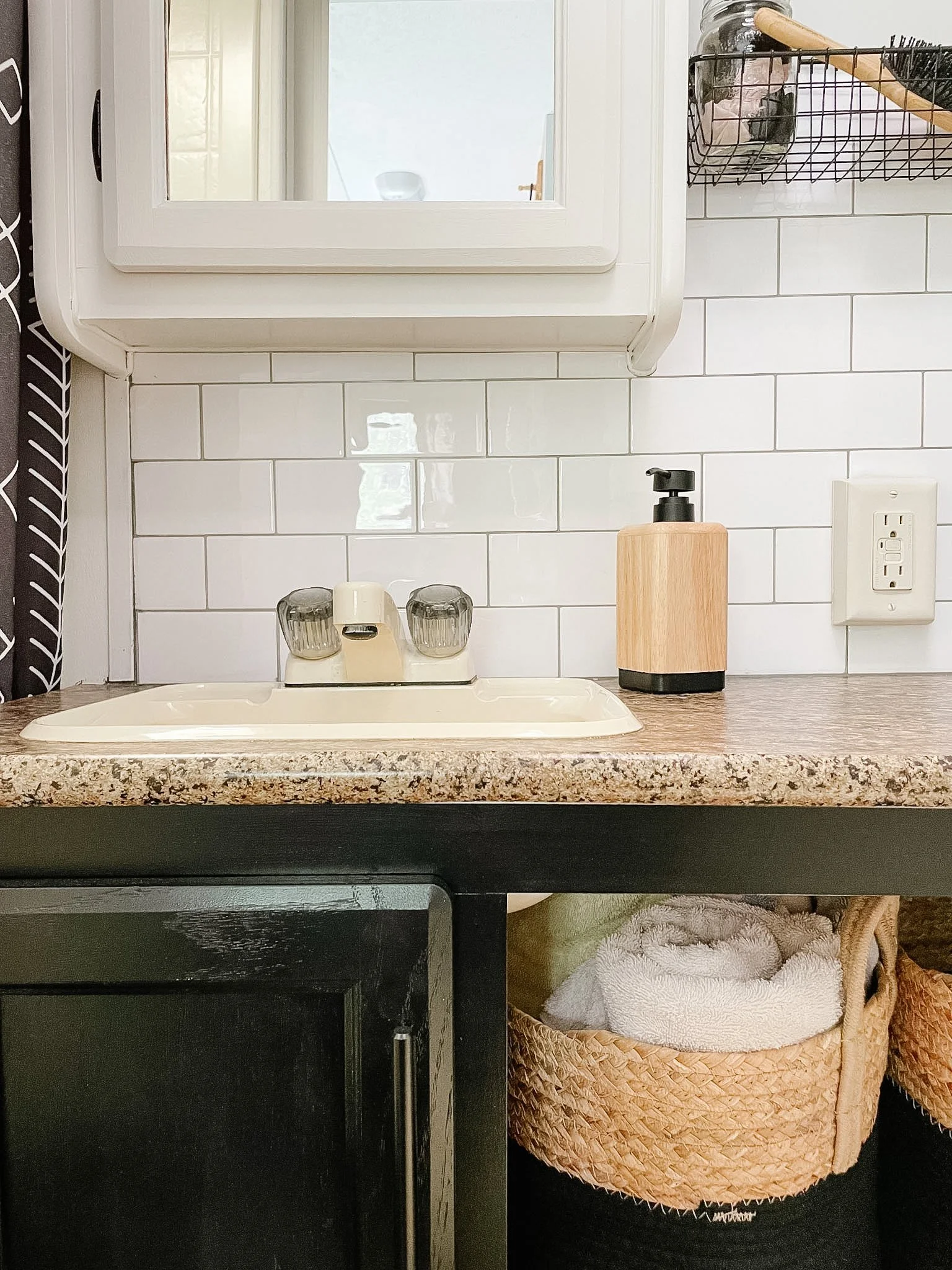 bathroom sink.jpg
