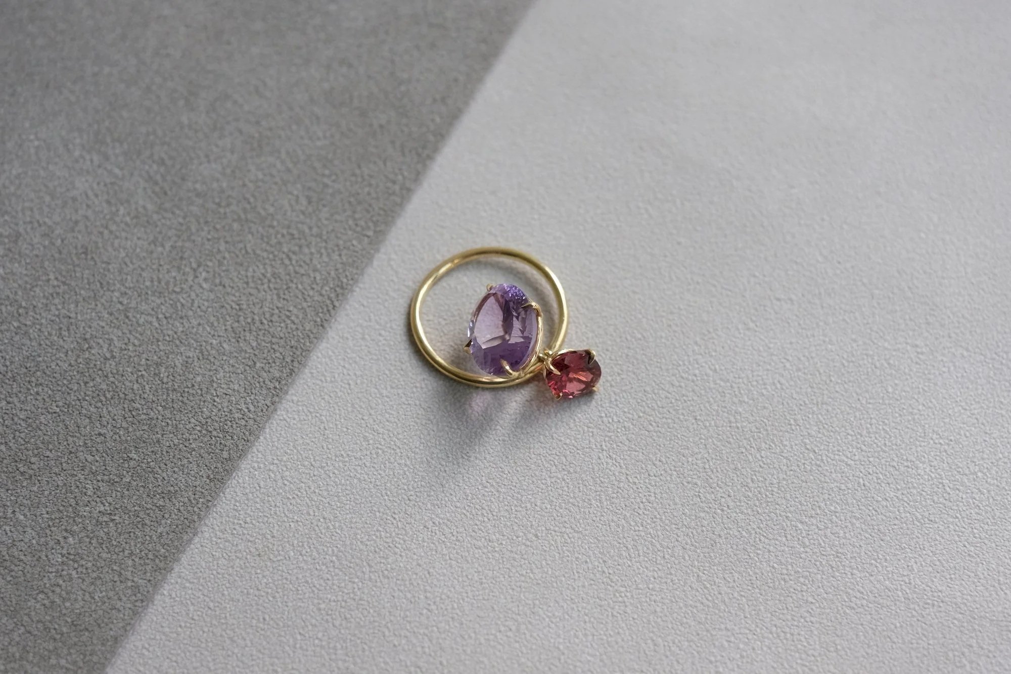 Amethyst+and+Garnet+Pirouette+Ring+by+Belinda+Chang+03.jpg