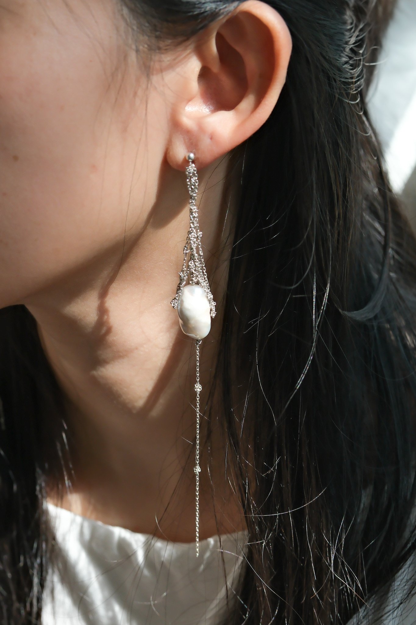 EntwinedPearlEarring byBelindaChang4.jpg