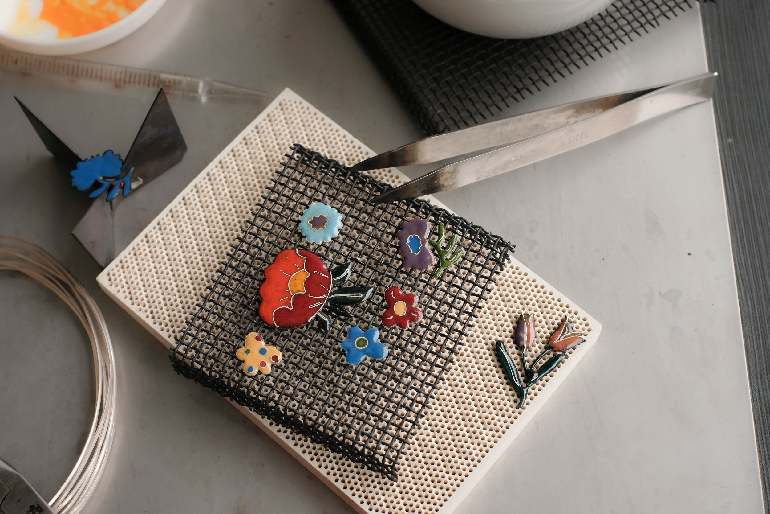 obellery-collab-myra yi-floral enamelling workshop.1.jpg