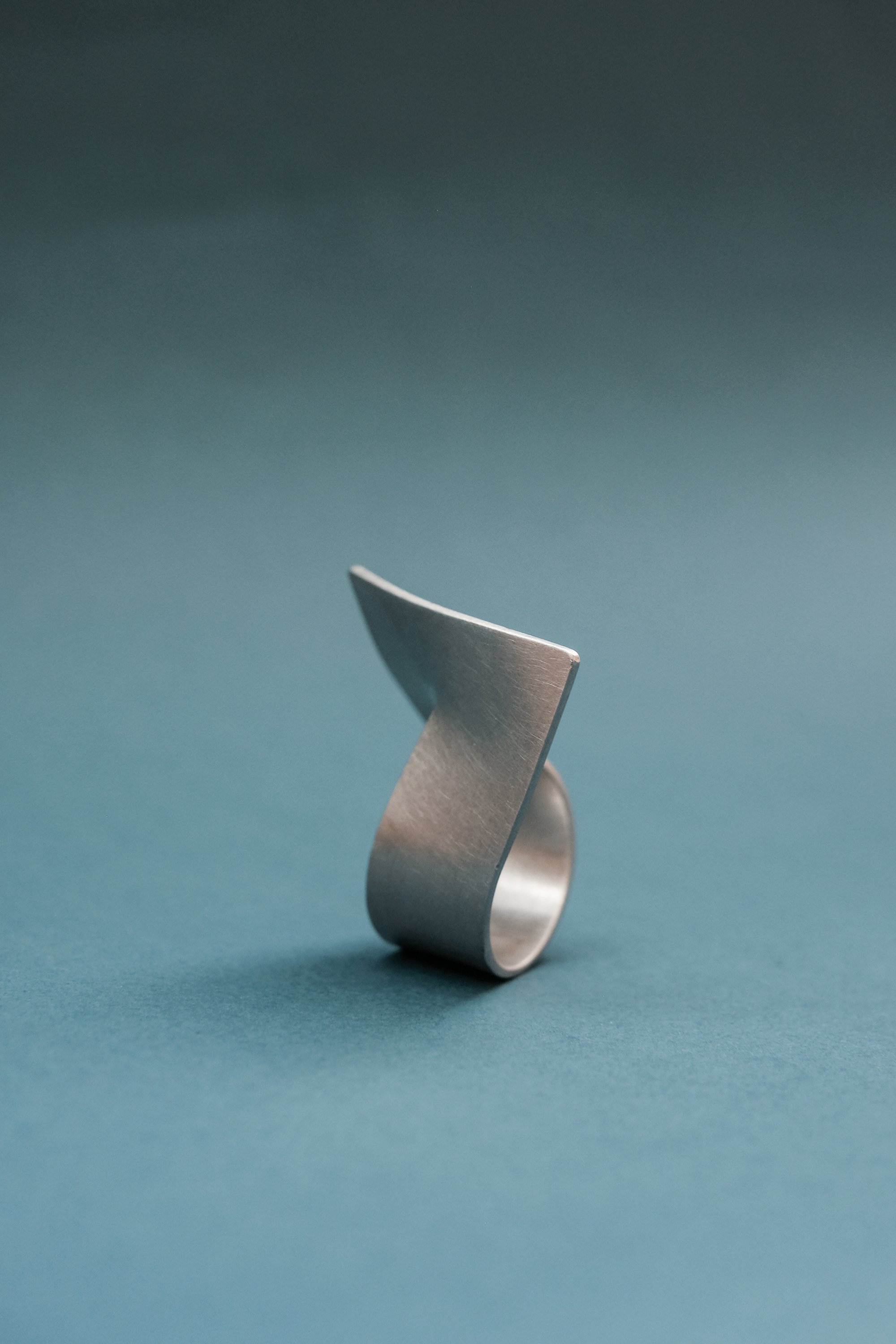 Flow Series II Flow Ring by Hugo Yeung 3.jpg