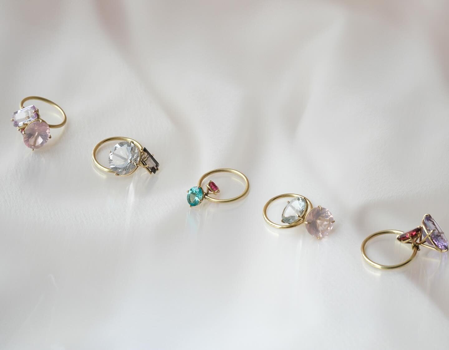 📣 📣 Introducing our newest addition of Pirouette rings, now available in array of colours and captivating combinations of gemstones. Experience the mesmerizing brilliance of these precious stones as they gracefully glide and turn when wearing them.