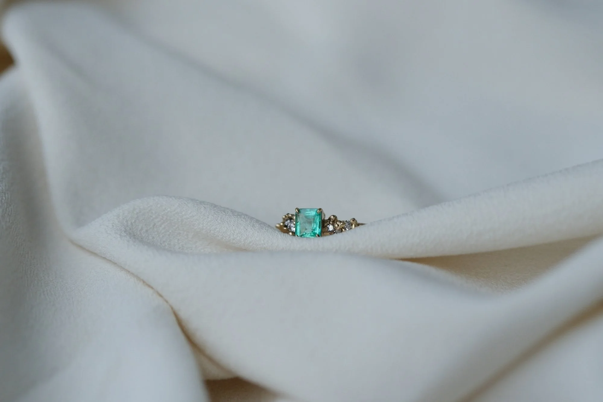 Emerald Stella Ring ii by Belinda Chang 01.jpg
