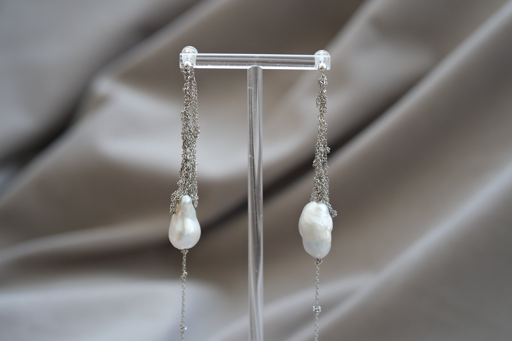 EntwinedPearlEarring byBelindaChang.jpg