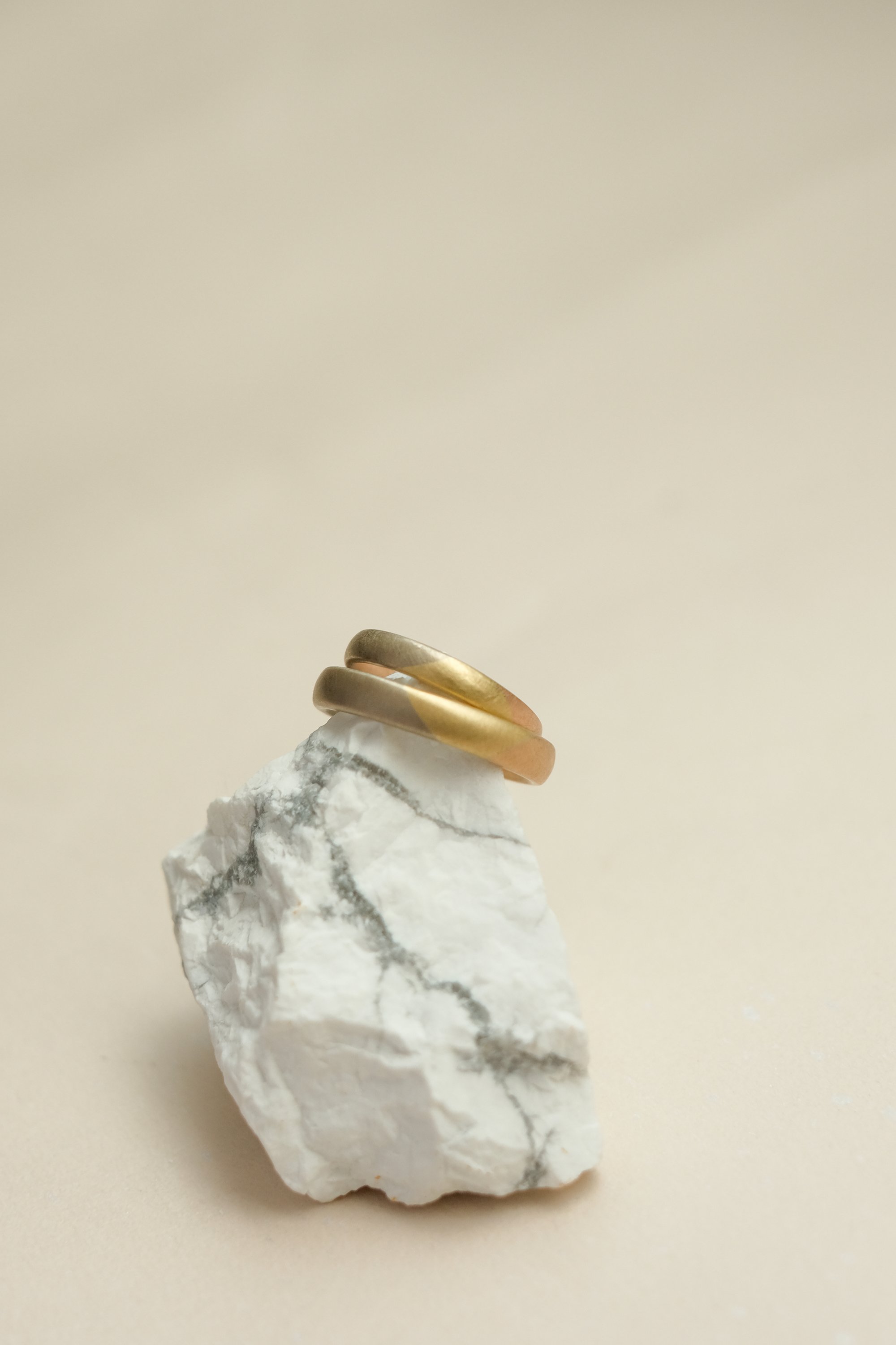 Oval Bond Band by Hugo Yeung 04 copy.jpg