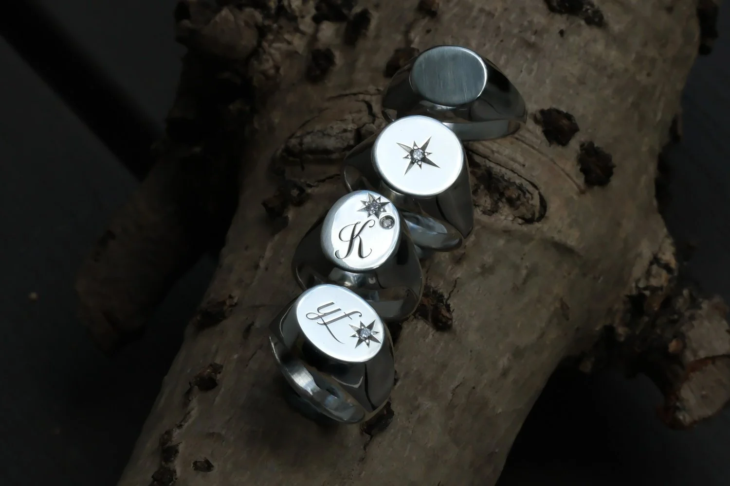 star setting signet ring 10.JPG