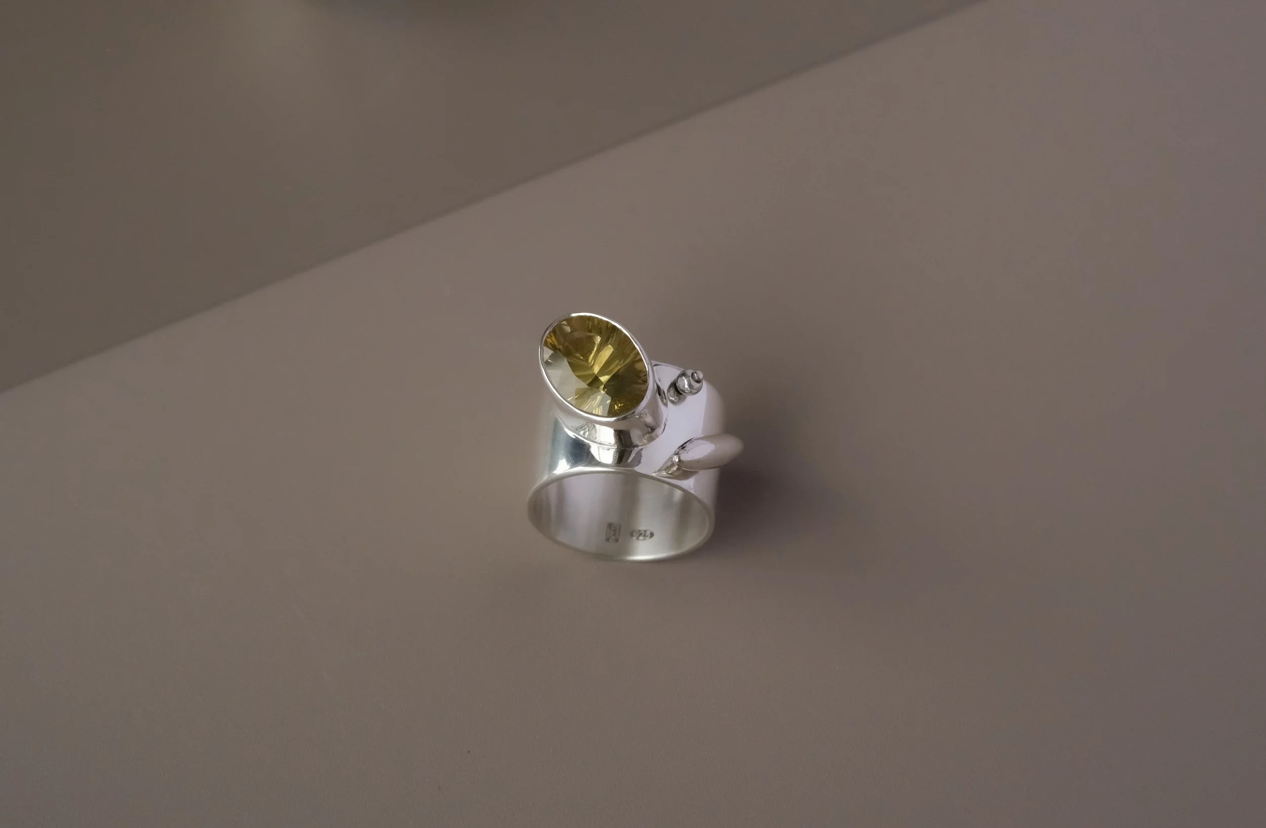 Pivot Lemon Quartz by Belinda Chang 01.jpg