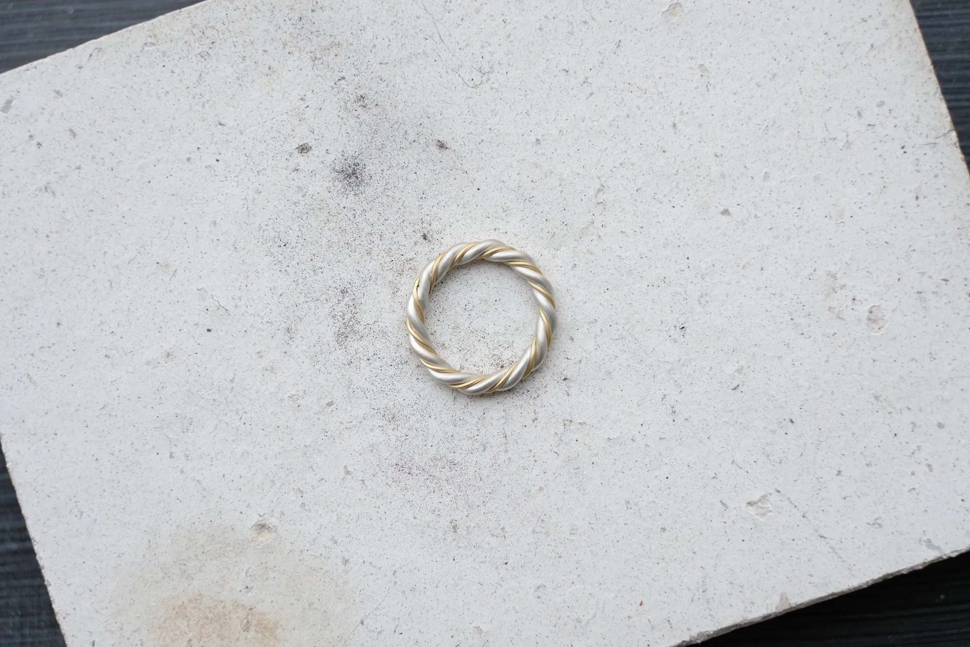 Rope Ring by Belinda Chang 04.jpg