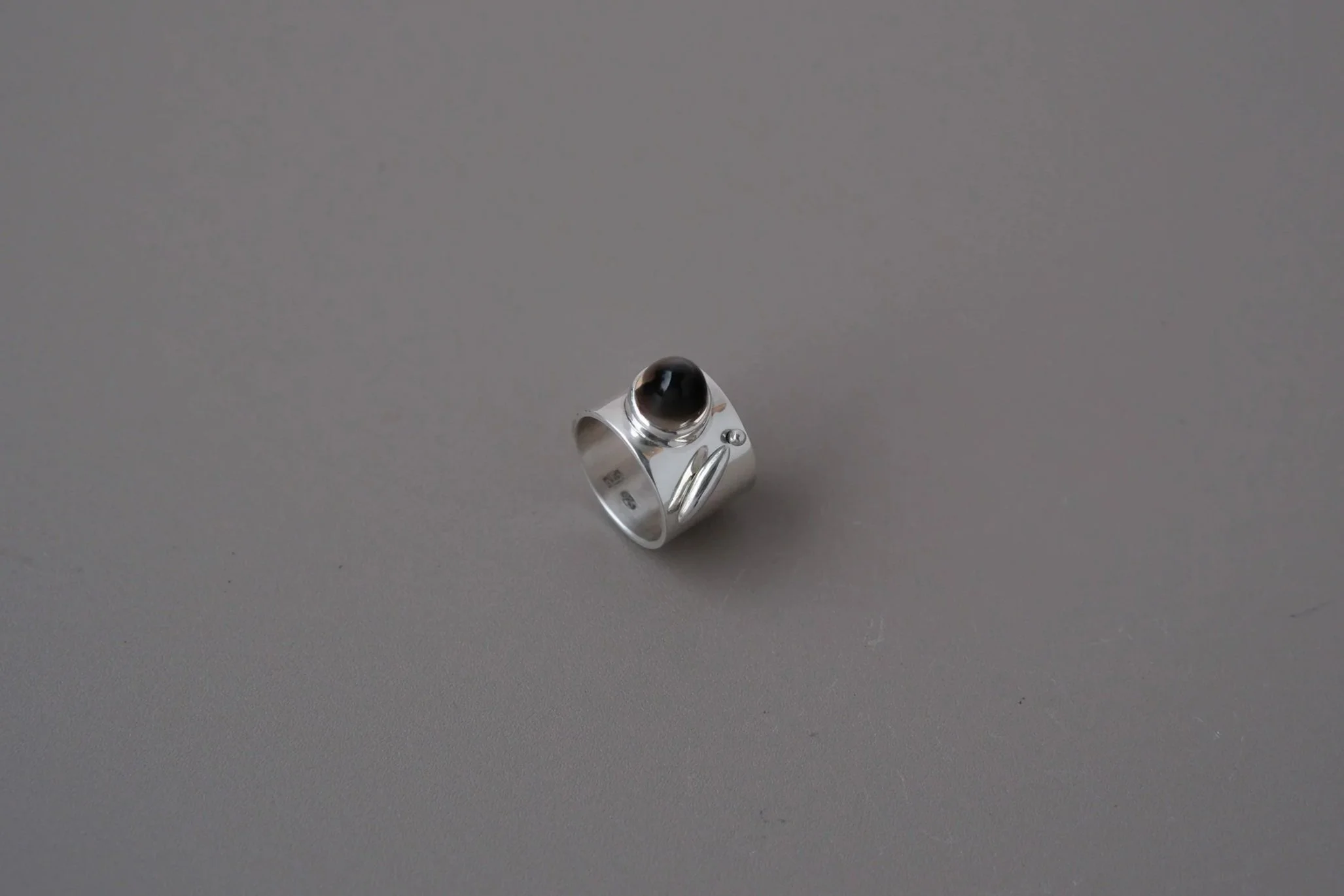 Pivot+Smokey+Quartz+by+Belinda+Chang+03.jpg