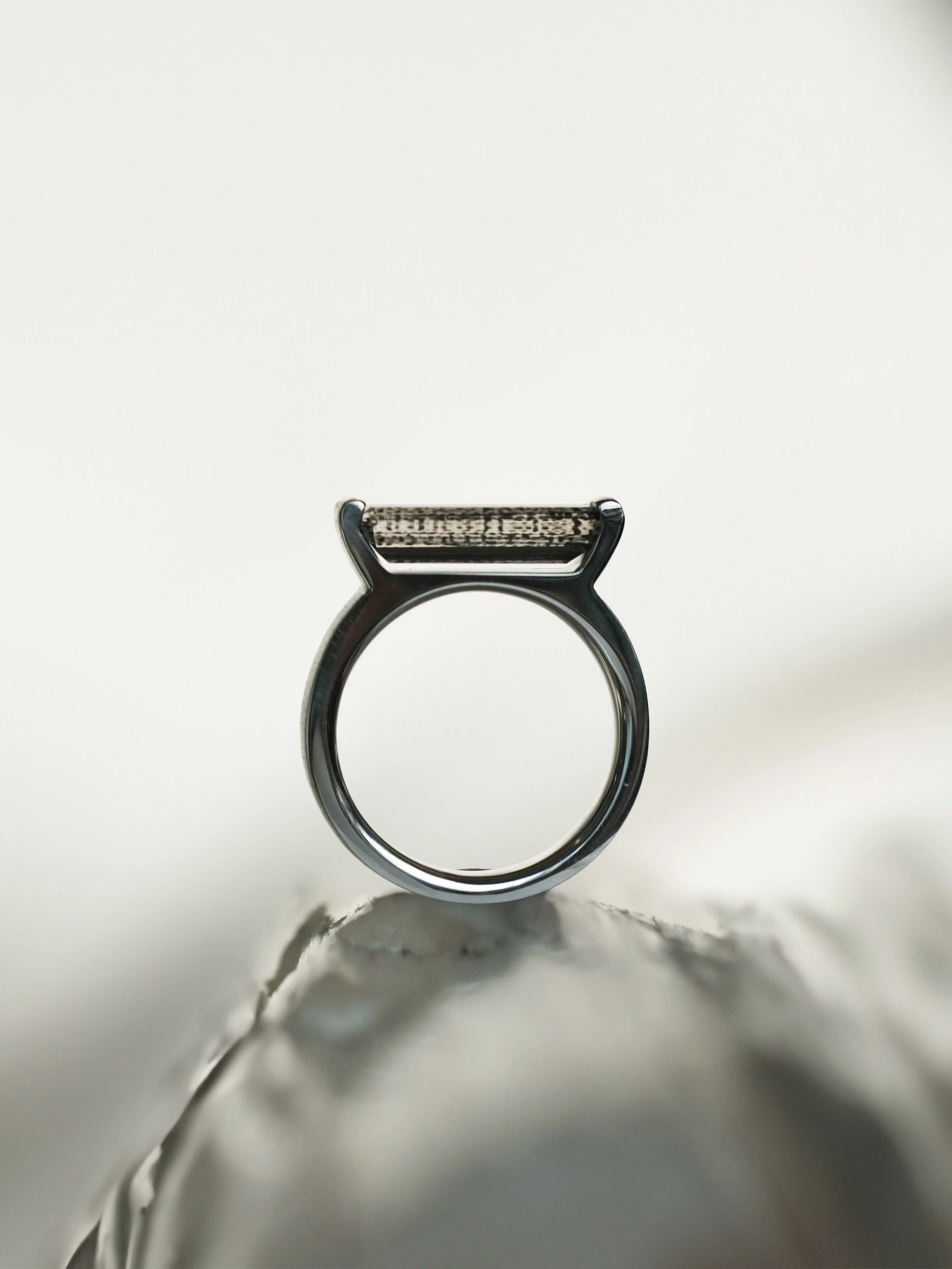 Glimpse Ring by Shirley Yu4.jpg