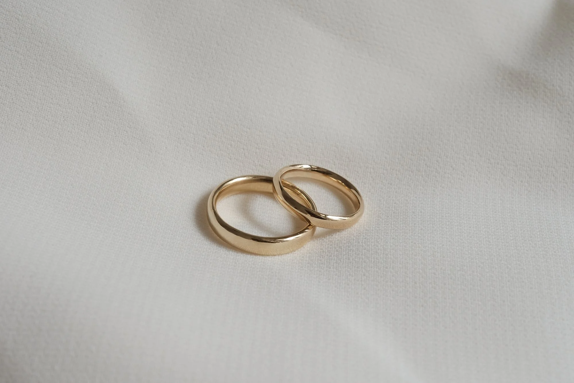 Minimal Oval Band  by Obellery