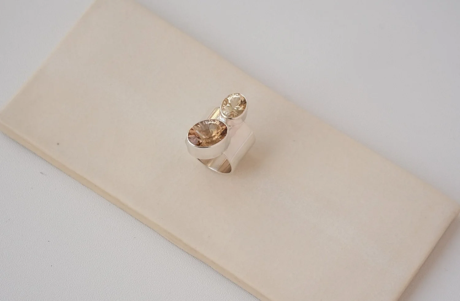 Duet Topaz Beryl by Belinda Chang 01.jpg (Copy)