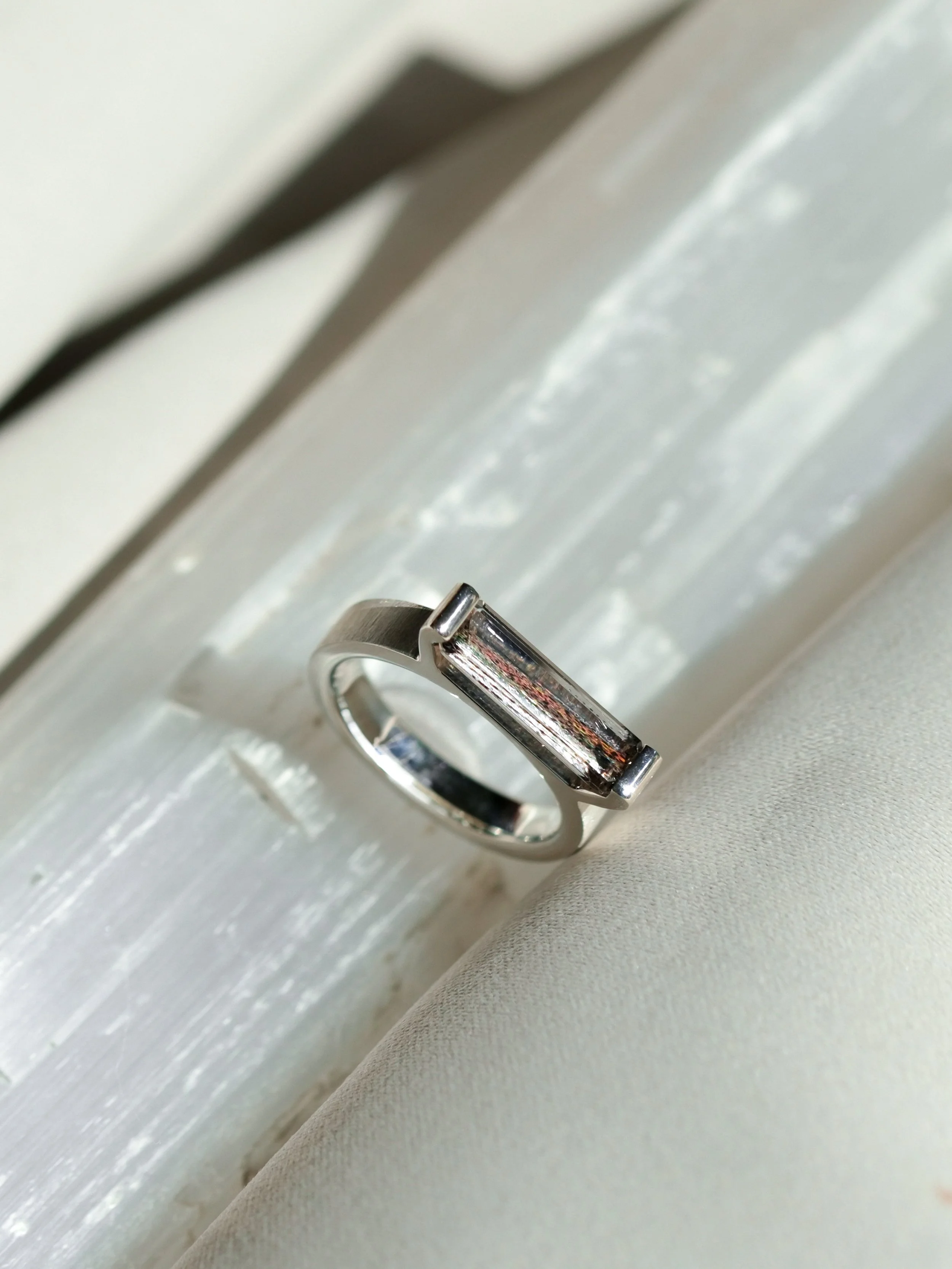 Glimpse Ring by Shirley Yu3.JPG