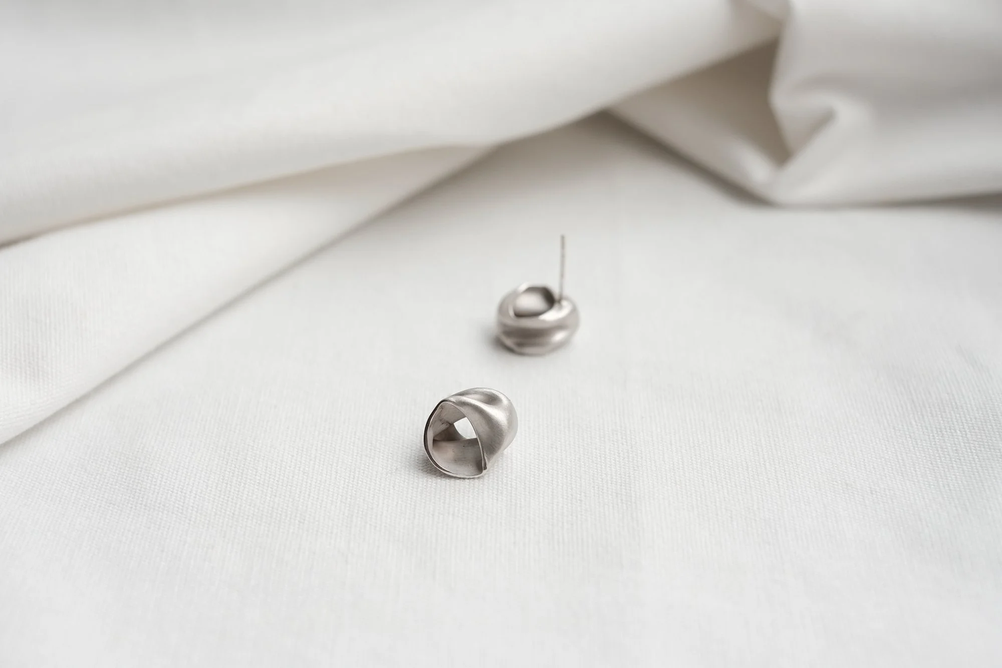 Crush Hollow Studs by Pearl Lee 06.jpg